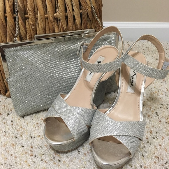 Nina Shoes - “Jinjer” Nina Silver heel with matching purse! 💥